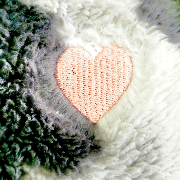 NEW! Aeropostale Kids Boys Cow Print Faux Fur Pull-Over Hoodie Size S (7/8) - Picture 4 of 9